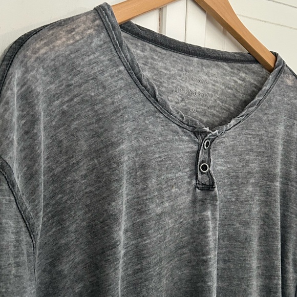 Lucky Brand Venice Burnout Men’s Size XXL Short Sleeve Notch Neck Tee - Picture 4 of 12
